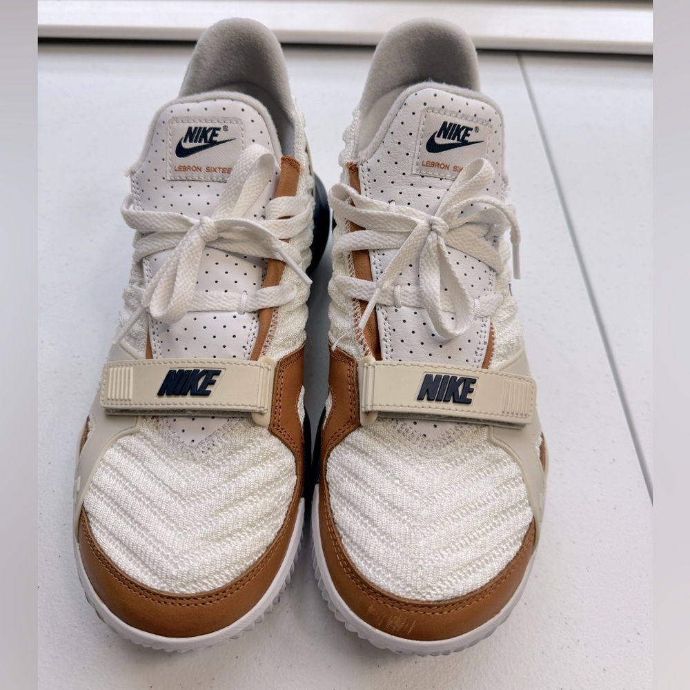 Nike LeBron 16 Medicine Ball (Size 6.5M = 8W)